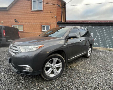 Серый Тойота Хайлендер, объемом двигателя 3.46 л и пробегом 285 тыс. км за 14200 $, фото 1 на Automoto.ua