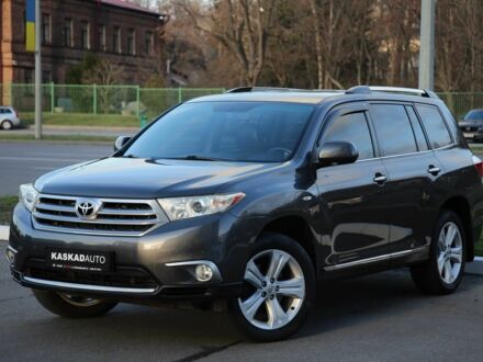 Серый Тойота Хайлендер, объемом двигателя 3.5 л и пробегом 134 тыс. км за 18900 $, фото 1 на Automoto.ua