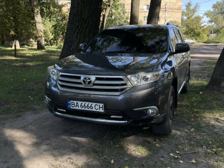 Сірий Тойота Хайлендер, об'ємом двигуна 3.46 л та пробігом 171 тис. км за 19300 $, фото 1 на Automoto.ua