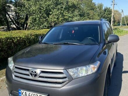 Тойота Хайлендер 2013 в Житомире на Automoto.ua Серый Тойота Хайлендер, объемом двигателя 3.46 л и пробегом 454 тыс. км за 13800 $, фото 1 на Automoto.ua