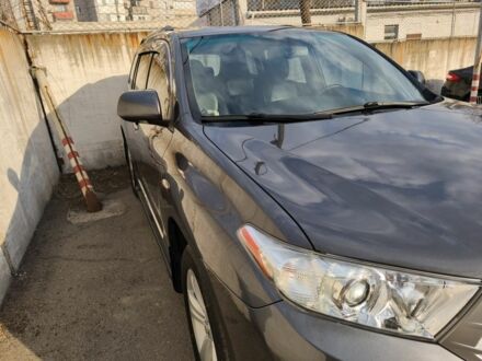Тойота Хайлендер 2013 у Новомосковске на Automoto.ua Сірий Тойота Хайлендер, об'ємом двигуна 3.5 л та пробігом 184 тис. км за 20900 $, фото 1 на Automoto.ua