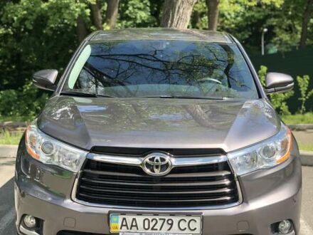 Серый Тойота Хайлендер, объемом двигателя 2.67 л и пробегом 127 тыс. км за 25000 $, фото 1 на Automoto.ua