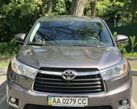 Серый Тойота Хайлендер, объемом двигателя 2.67 л и пробегом 127 тыс. км за 25000 $, фото 1 на Automoto.ua