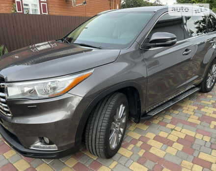 Серый Тойота Хайлендер, объемом двигателя 3.5 л и пробегом 175 тыс. км за 25000 $, фото 1 на Automoto.ua