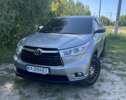 Сірий Тойота Хайлендер, об'ємом двигуна 2.7 л та пробігом 150 тис. км за 20000 $, фото 1 на Automoto.ua