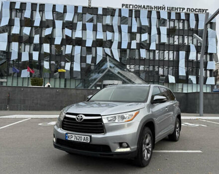 Сірий Тойота Хайлендер, об'ємом двигуна 2.67 л та пробігом 300 тис. км за 18500 $, фото 1 на Automoto.ua