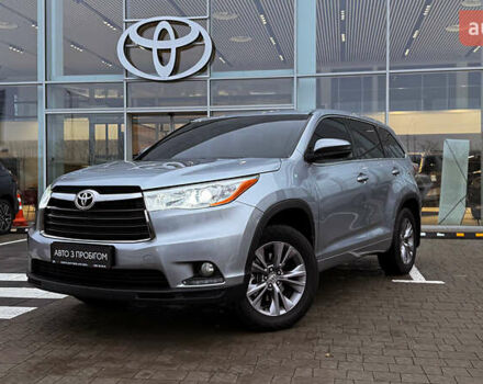 Серый Тойота Хайлендер, объемом двигателя 2.67 л и пробегом 195 тыс. км за 22200 $, фото 1 на Automoto.ua
