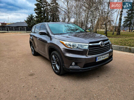 Тойота Хайлендер 2014 в Житомире на Automoto.ua Серый Тойота Хайлендер, объемом двигателя 3.5 л и пробегом 270 тыс. км за 23000 $, фото 1 на Automoto.ua