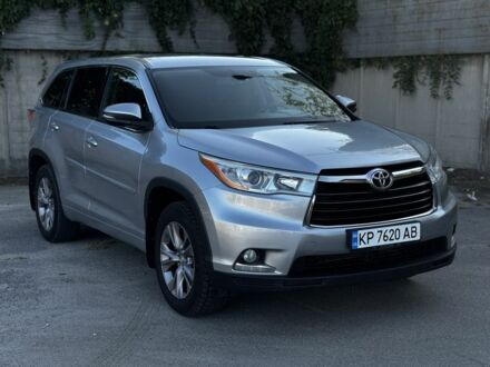 Тойота Хайлендер 2014 в Запорожье на Automoto.ua Серый Тойота Хайлендер, объемом двигателя 2.7 л и пробегом 300 тыс. км за 15500 $, фото 1 на Automoto.ua