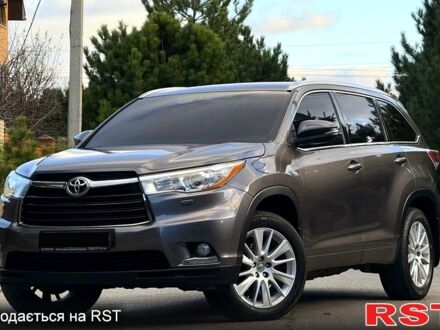Серый Тойота Хайлендер, объемом двигателя 3.5 л и пробегом 132 тыс. км за 23200 $, фото 1 на Automoto.ua