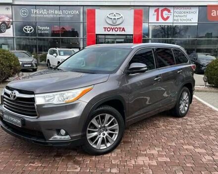 Серый Тойота Хайлендер, объемом двигателя 2.67 л и пробегом 253 тыс. км за 21900 $, фото 1 на Automoto.ua