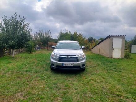 Тойота Хайлендер 2016 в Киеве на Automoto.ua Серый Тойота Хайлендер, объемом двигателя 3.5 л и пробегом 150 тыс. км за 20500 $, фото 1 на Automoto.ua