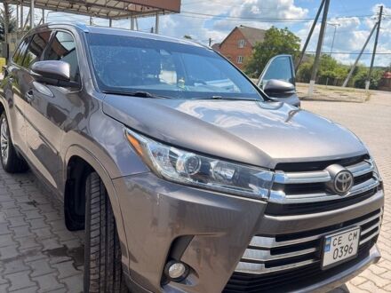 Сірий Тойота Хайлендер, об'ємом двигуна 3.46 л та пробігом 142 тис. км за 23000 $, фото 1 на Automoto.ua
