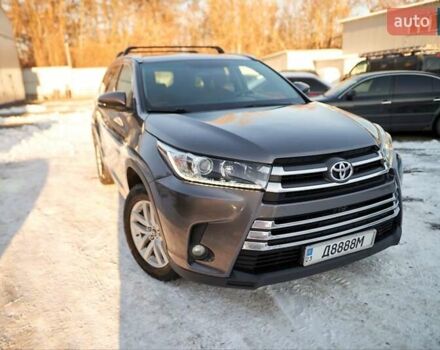 Сірий Тойота Хайлендер, об'ємом двигуна 2.7 л та пробігом 167 тис. км за 22500 $, фото 1 на Automoto.ua