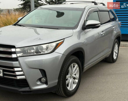 Серый Тойота Хайлендер, объемом двигателя 2.67 л и пробегом 157 тыс. км за 25700 $, фото 1 на Automoto.ua