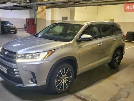 Серый Тойота Хайлендер, объемом двигателя 3.46 л и пробегом 62 тыс. км за 33000 $, фото 1 на Automoto.ua