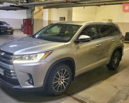 Серый Тойота Хайлендер, объемом двигателя 3.46 л и пробегом 62 тыс. км за 33000 $, фото 1 на Automoto.ua