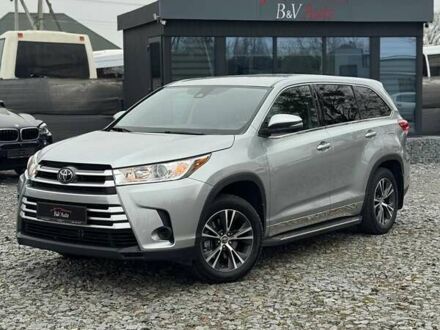 Серый Тойота Хайлендер, объемом двигателя 2.67 л и пробегом 121 тыс. км за 26000 $, фото 1 на Automoto.ua