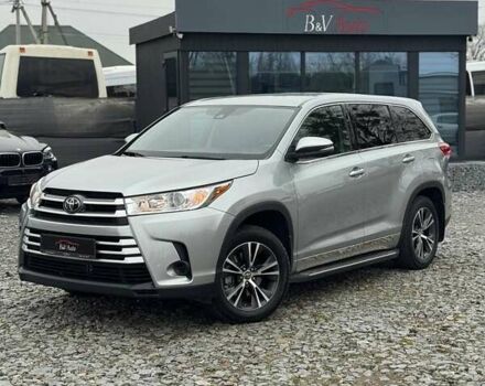 Сірий Тойота Хайлендер, об'ємом двигуна 2.67 л та пробігом 121 тис. км за 26000 $, фото 1 на Automoto.ua