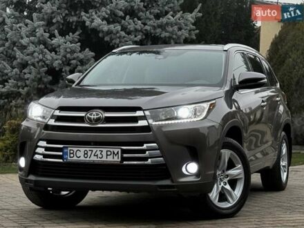 Сірий Тойота Хайлендер, об'ємом двигуна 3.46 л та пробігом 77 тис. км за 27500 $, фото 1 на Automoto.ua
