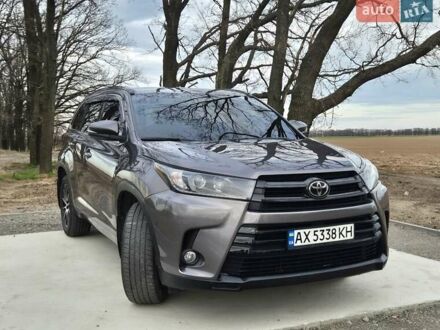 Сірий Тойота Хайлендер, об'ємом двигуна 3.46 л та пробігом 157 тис. км за 26700 $, фото 1 на Automoto.ua