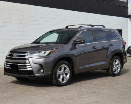 Серый Тойота Хайлендер, объемом двигателя 3.5 л и пробегом 64 тыс. км за 19000 $, фото 1 на Automoto.ua
