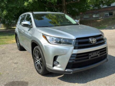 Серый Тойота Хайлендер, объемом двигателя 3.5 л и пробегом 58 тыс. км за 12500 $, фото 1 на Automoto.ua