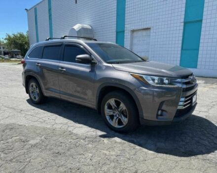 Тойота Хайлендер 2017 в Житомире на Automoto.ua Серый Тойота Хайлендер, объемом двигателя 3.5 л и пробегом 57 тыс. км за 15600 $, фото 1 на Automoto.ua