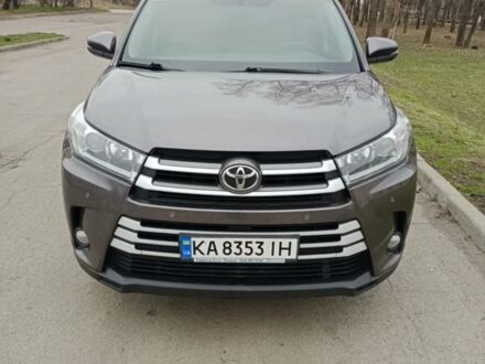 Сірий Тойота Хайлендер, об'ємом двигуна 2.7 л та пробігом 132 тис. км за 25500 $, фото 1 на Automoto.ua
