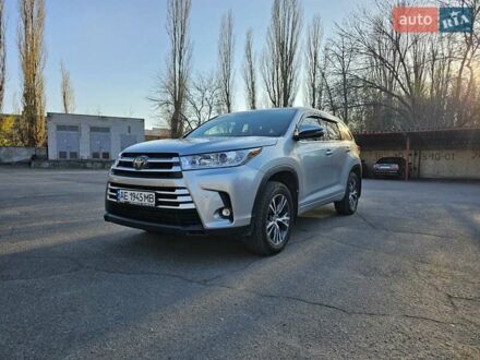 Тойота Хайлендер 2017 у Дніпро (Дніпропетровську) на Automoto.ua Сірий Тойота Хайлендер, об'ємом двигуна 3.5 л та пробігом 173 тис. км за 22800 $, фото 1 на Automoto.ua