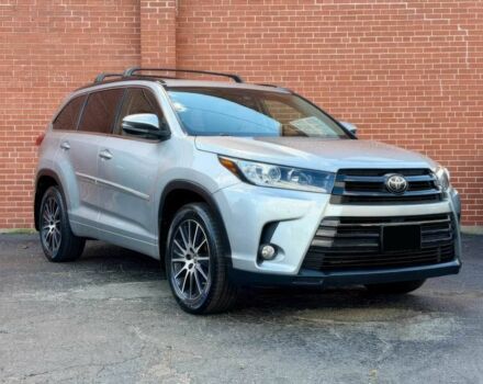 Тойота Хайлендер 2017 в Хмельницком на Automoto.ua Серый Тойота Хайлендер, объемом двигателя 3.5 л и пробегом 57 тыс. км за 19000 $, фото 1 на Automoto.ua