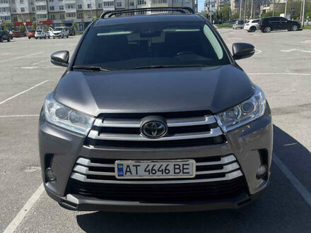 Тойота Хайлендер 2018 у Івано-Франківську на Automoto.ua Сірий Тойота Хайлендер, об'ємом двигуна 3.46 л та пробігом 48 тис. км за 30000 $, фото 1 на Automoto.ua