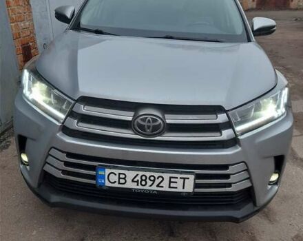 Серый Тойота Хайлендер, объемом двигателя 3.5 л и пробегом 63 тыс. км за 29999 $, фото 1 на Automoto.ua