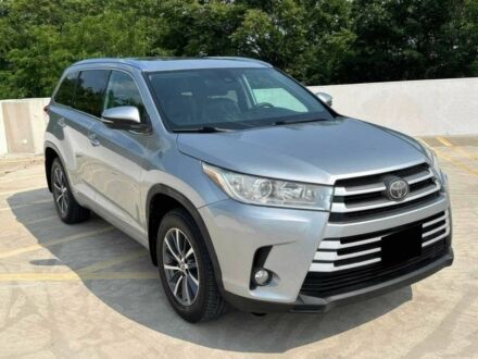 Серый Тойота Хайлендер, объемом двигателя 3.5 л и пробегом 45 тыс. км за 19000 $, фото 1 на Automoto.ua