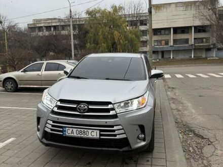 Серый Тойота Хайлендер, объемом двигателя 3.46 л и пробегом 104 тыс. км за 29500 $, фото 1 на Automoto.ua