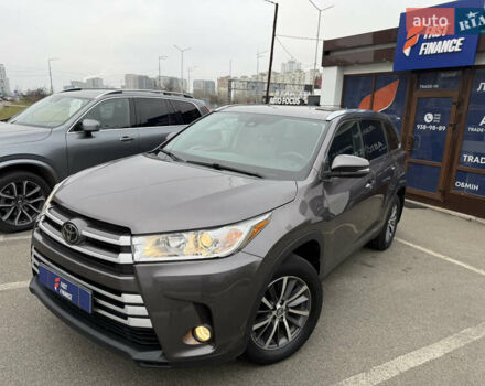 Сірий Тойота Хайлендер, об'ємом двигуна 3.46 л та пробігом 43 тис. км за 34990 $, фото 1 на Automoto.ua