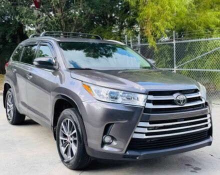 Серый Тойота Хайлендер, объемом двигателя 3.5 л и пробегом 32 тыс. км за 14800 $, фото 1 на Automoto.ua