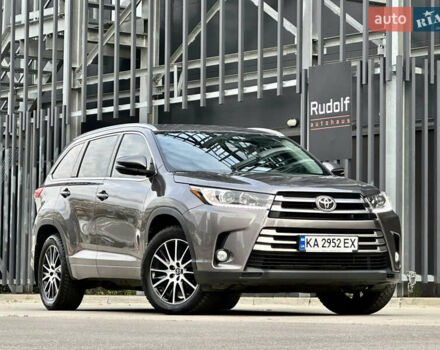 Сірий Тойота Хайлендер, об'ємом двигуна 3.46 л та пробігом 59 тис. км за 35000 $, фото 1 на Automoto.ua