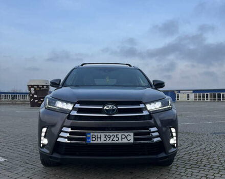 Серый Тойота Хайлендер, объемом двигателя 3.46 л и пробегом 114 тыс. км за 33800 $, фото 1 на Automoto.ua