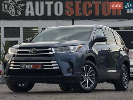Серый Тойота Хайлендер, объемом двигателя 3.46 л и пробегом 107 тыс. км за 25800 $, фото 1 на Automoto.ua