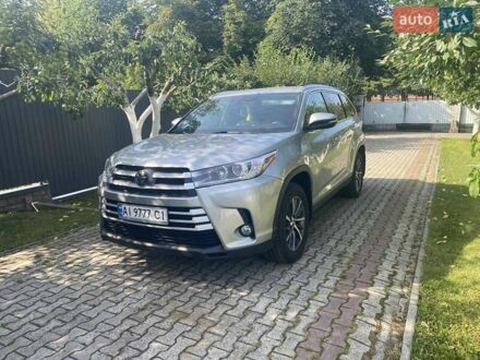 Тойота Хайлендер 2019 у Белой Церкве на Automoto.ua Сірий Тойота Хайлендер, об'ємом двигуна 3.46 л та пробігом 85 тис. км за 35000 $, фото 1 на Automoto.ua