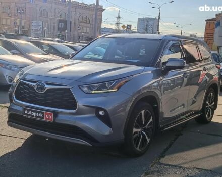 Сірий Тойота Хайлендер, об'ємом двигуна 2.5 л та пробігом 126 тис. км за 41990 $, фото 1 на Automoto.ua