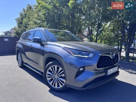 Тойота Хайлендер 2022 в Виннице на Automoto.ua Серый Тойота Хайлендер, объемом двигателя 2.49 л и пробегом 73 тыс. км за 54500 $, фото 1 на Automoto.ua