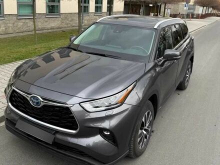 Серый Тойота Хайлендер, объемом двигателя 2.5 л и пробегом 53 тыс. км за 29999 $, фото 1 на Automoto.ua