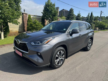 Тойота Хайлендер 2022 в Киеве на Automoto.ua Серый Тойота Хайлендер, объемом двигателя 3.5 л и пробегом 50 тыс. км за 35300 $, фото 1 на Automoto.ua