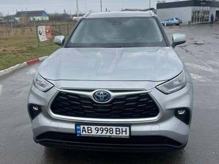Тойота Хайлендер 2022 в Виннице на Automoto.ua Серый Тойота Хайлендер, объемом двигателя 2.49 л и пробегом 27 тыс. км за 47300 $, фото 1 на Automoto.ua