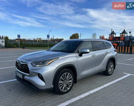 Серый Тойота Хайлендер, объемом двигателя 2.49 л и пробегом 63 тыс. км за 51500 $, фото 1 на Automoto.ua
