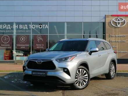 Тойота Хайлендер 2022 у Києві на Automoto.ua Сірий Тойота Хайлендер, об'ємом двигуна 3.46 л та пробігом 13 тис. км за 54957 $, фото 1 на Automoto.ua