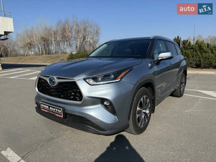 Тойота Хайлендер 2023 в Киеве на Automoto.ua Серый Тойота Хайлендер, объемом двигателя 2.49 л и пробегом 11 тыс. км за 52990 $, фото 1 на Automoto.ua