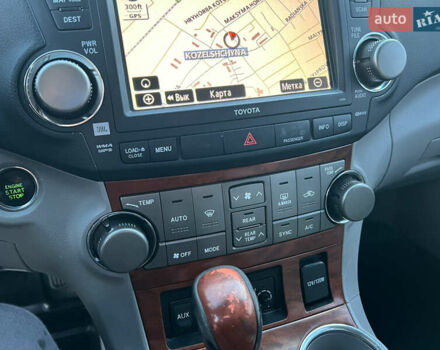 Синий Тойота Хайлендер, объемом двигателя 3.5 л и пробегом 196 тыс. км за 13000 $, фото 59 на Automoto.ua